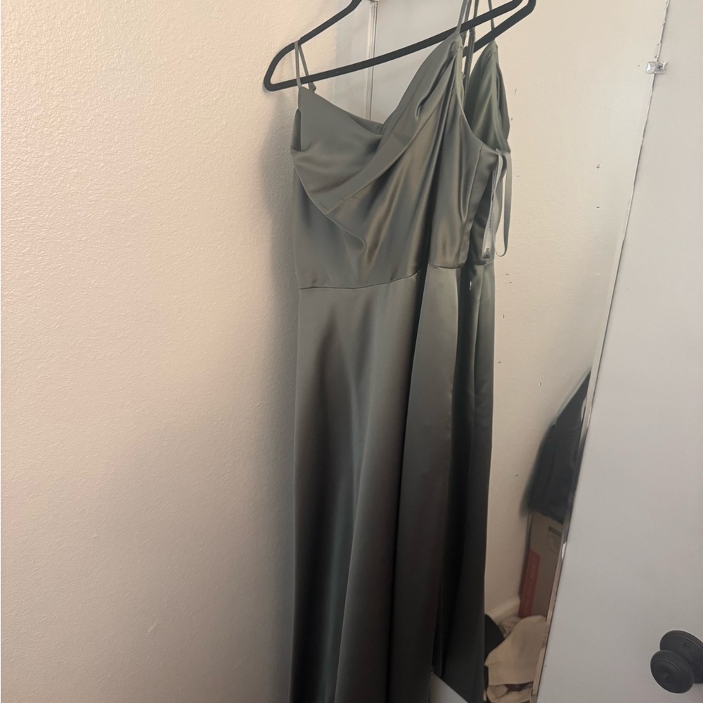 Chic Satin Dress in Olive/Sage Green